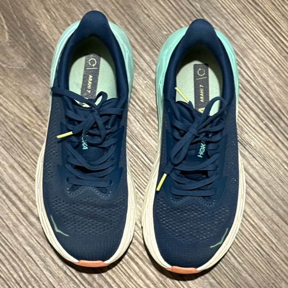 HOKA WOMEN'S ARAHI 7 RUNNING SHOE